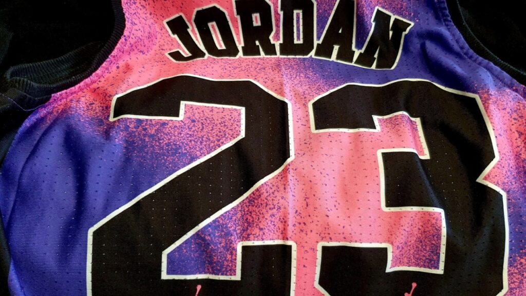 Basketball shirt with the name of the famous Michael Jordan and his game number 23. 