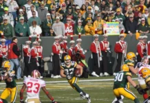 How Stadium Atmosphere Impacts NFL Games jordy nelson of the green bay packers