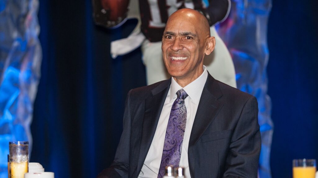 Tony Dungy at the AIA 2017 Bart Starr Award Super Bowl Breakfast.