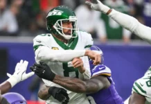 Aaron Rodgers played through a hidden illness that the Steelers never reported Aaron Rodgers hit by an opponent player during the game