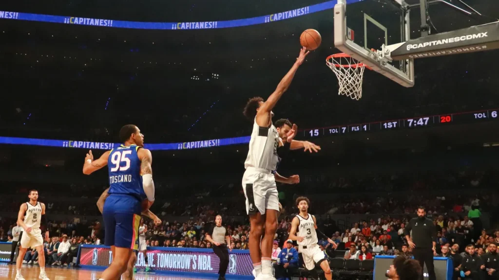 Austin Spurs in action against Capitanes during the NBA G League match