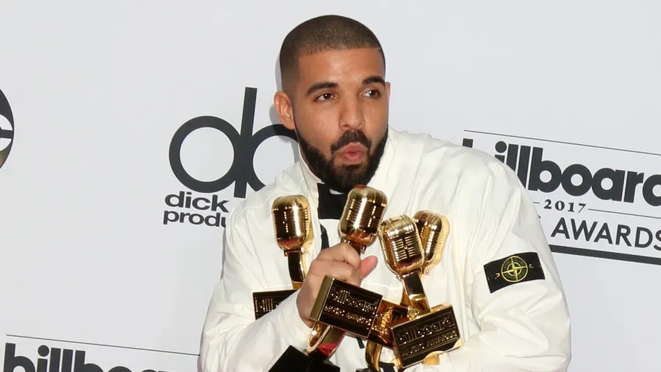 drake at the 2017 billboard awards press room