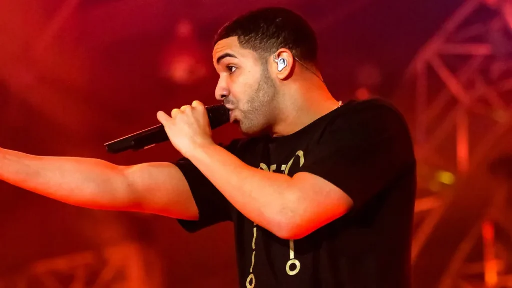 johannesburg south africa  december 09 2011 singer songwriter drake