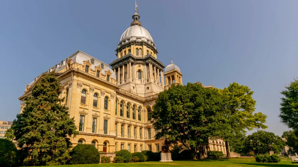 the illinois state capitol in springfield is the sixth capitol