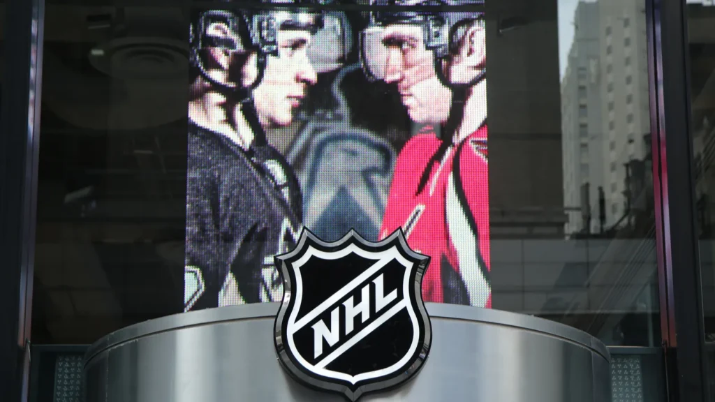 the nhl shop windows decoration in manhattan