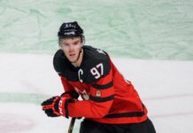 Oilers’ Connor McDavid nets late winner in 4-3 victory over Avalanche Connor McDavid in action during an NHL game.