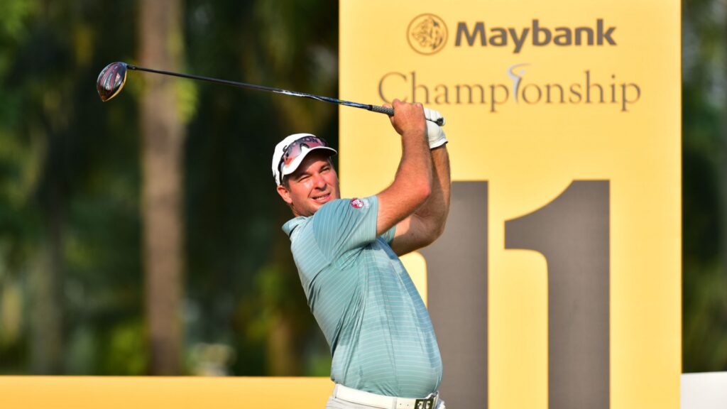 Ryan Fox of New Zealand shooting his tee during a match. 