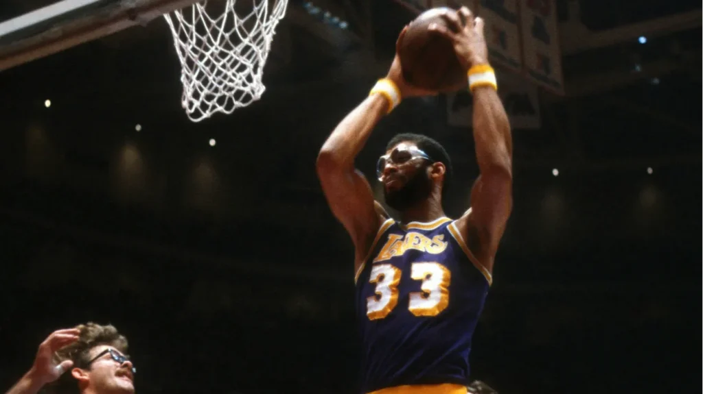 abdul kareem jabbar of the los angeles lakers