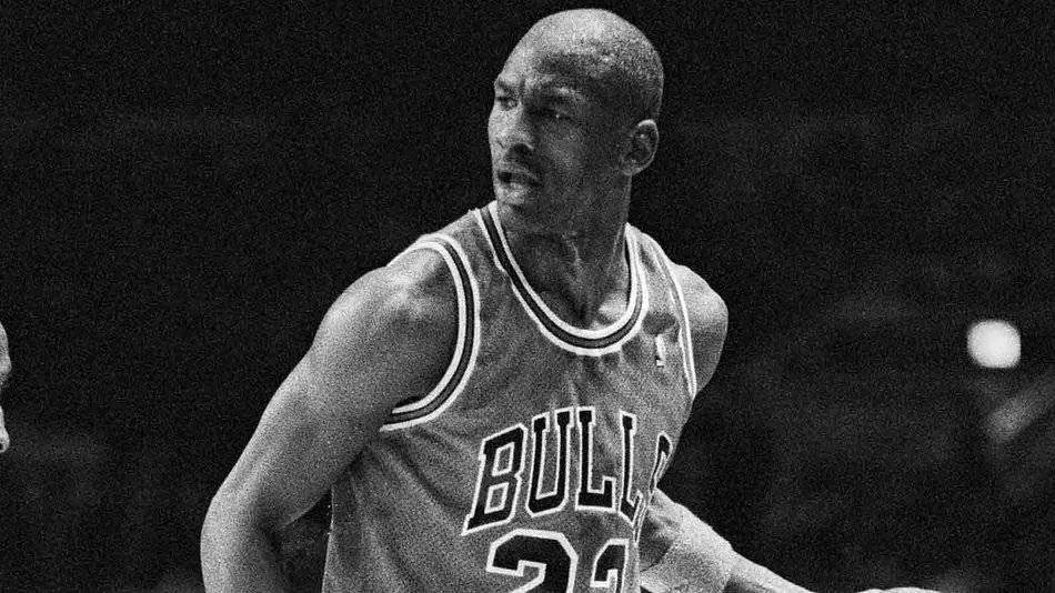 michael jordan hall of fame player from the chicago bulls