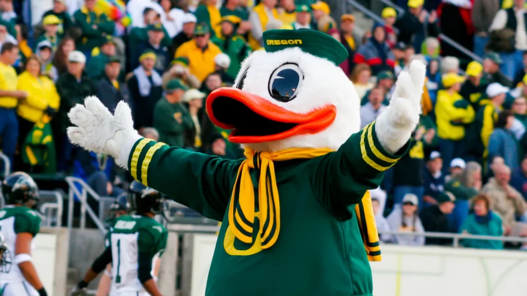 oregon ducks mascot puddles at autzen stadium