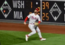 Phillies player looking to catch the bowl.