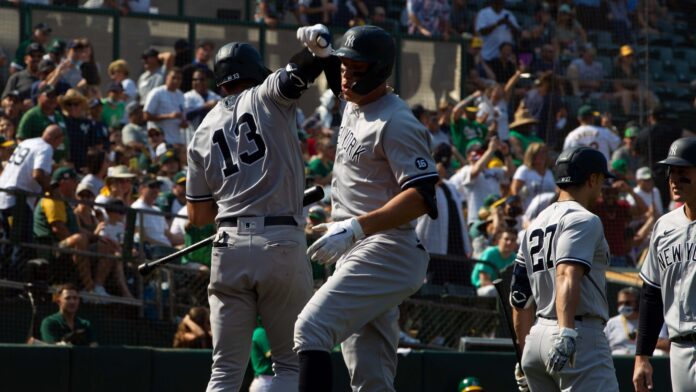 Aaron Judge celebrating with his team