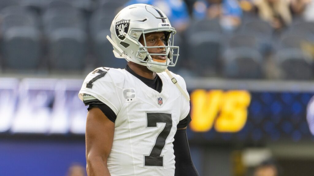 Las Vegas Raiders Quarterback Geno Smith