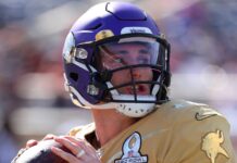 Raiders land Kirk Cousins as bridge quarterback for 2026 season Kirk Cousins in action during an NFL game.