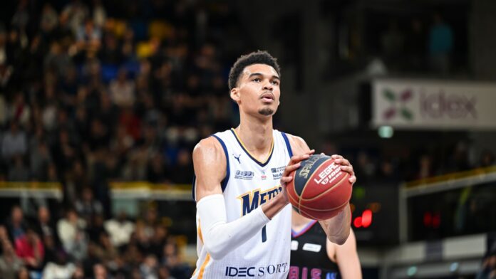 Victor Wembanyama playing basketball.