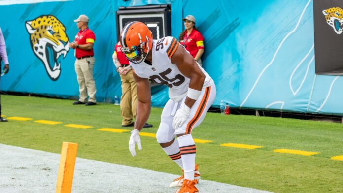 Shutterstock_myles garrett, cleaveland browns_ 2194167903 Myles Garrett of Cleveland Browns in action during the game.