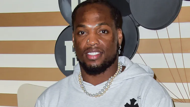 Football running back Derrick Henry arrives at Homecoming Weekend