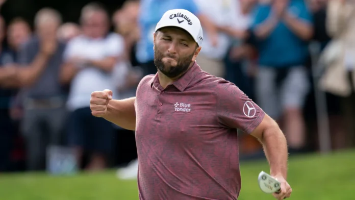 Jon Rahm ESP putts for an eagle to go into the lead 16 under during the BMW PGA Championship 2022 at Wentworth Club Virginia Water United Kingdom 11th September 202 Jon Rahm putts for an eagle to go into the lead 16 under during the BMW PGA Championship