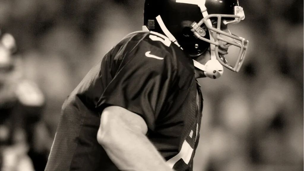 Kerry Collins Quarterback for theNew York Giants in game action in Super Bowl XXXV Super Bowl XXXV was for the Championship for the NFL The Baltimore Ravens went to defeat the New York Giants by a final score of 347 for their first Super Bowl win