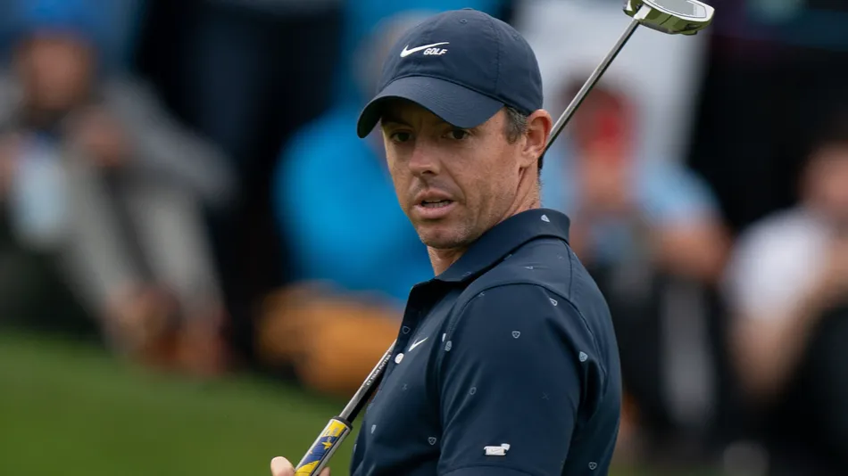 Rory McElroy ENG misses the chance of an Eagle putt on the 18th and finishes 16 under at the BMW PGA Championship 2022 at Wentworth Club Virginia Water United Kingdom 11th September 202
