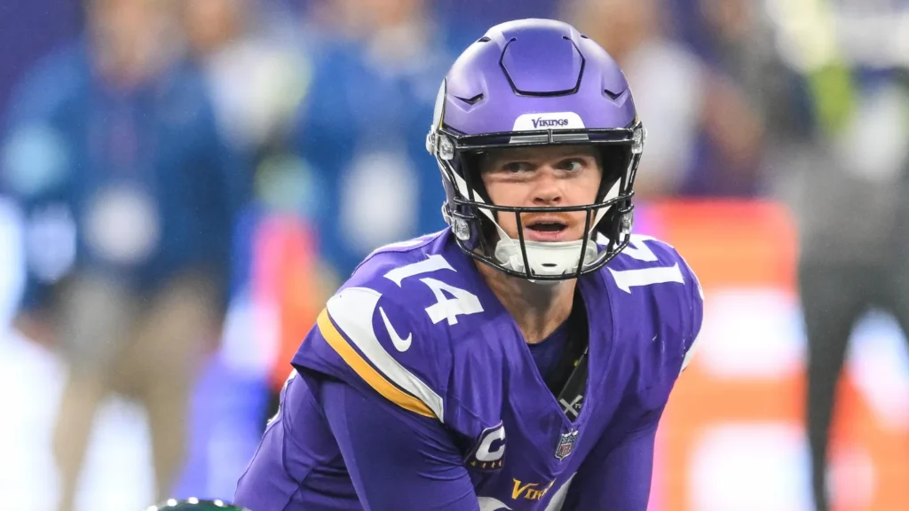 Sam Darnold of the Minnesota Vikings during a 4th quarter drive during the Week 5 match