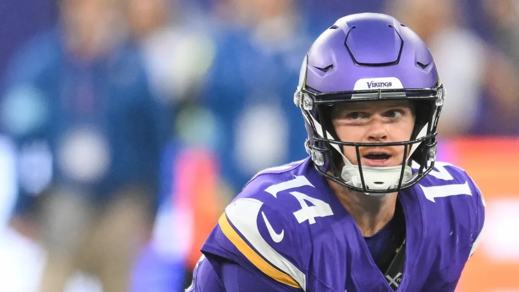 Sam Darnold of the Minnesota Vikings during a 4th quarter drive during the Week 5 match