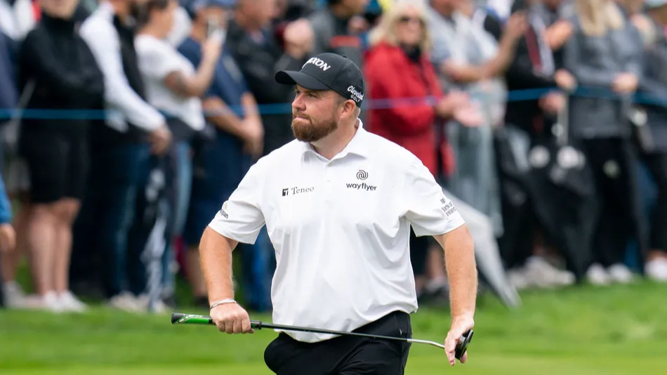 Shane Lowry IRL approaches the 18th green during the BMW PGA Championship 2022