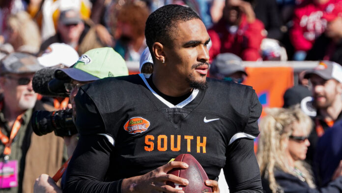 Jalen Hurts warms-up