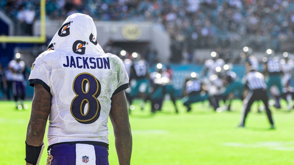Lamar Jackson preparing for the game