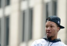 Jalen Brunson reveals why he stayed calm after Wembanyama shove Jalen Brunson at Celebration Parade for Villanova Men's Basketball Team in 2016.