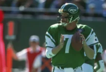 Former NFL quarterback Boomer Esiason says Caitlin Clark should consider playing overseas Boomer Esiason during his time in New York Jets
