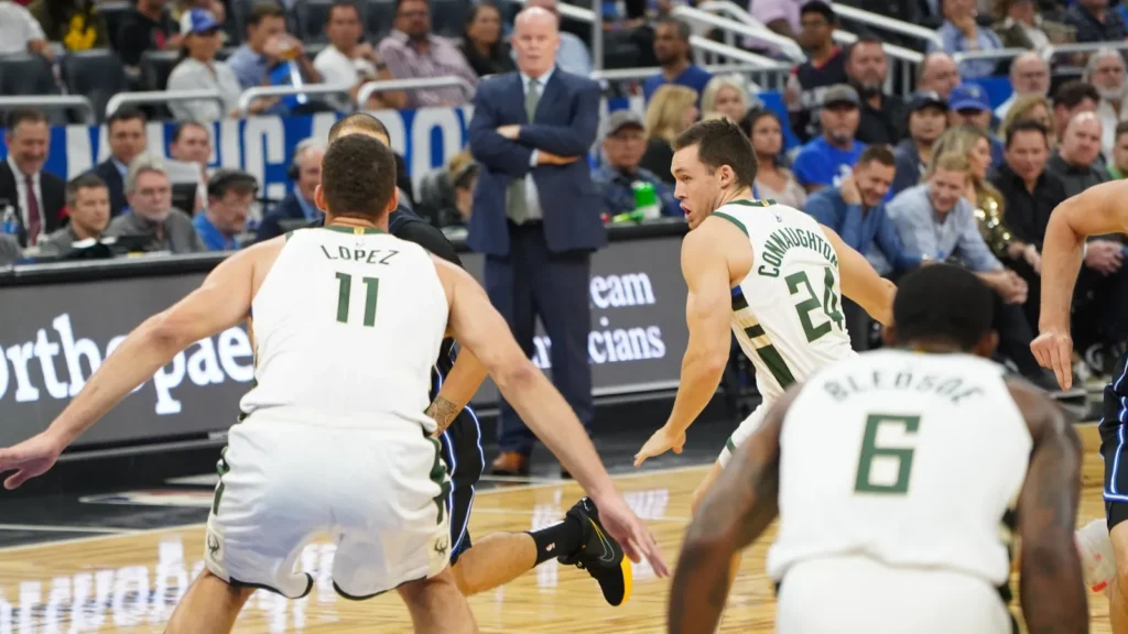 Orlando Magic host the Milwaukee Bucks at the Amway Center