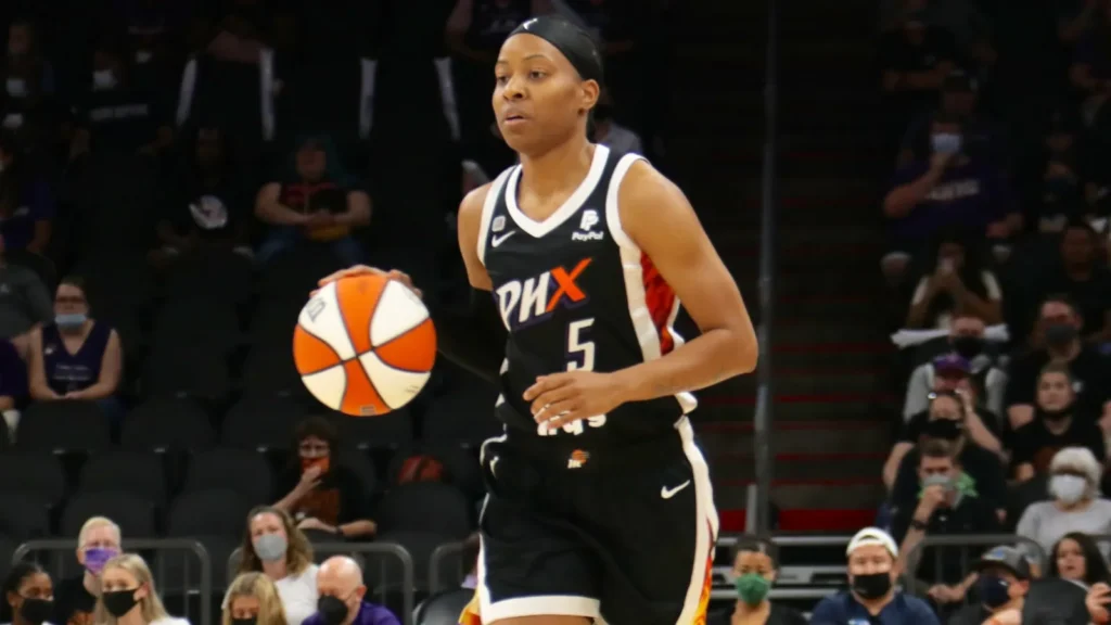 Phoenix Mercury players in action