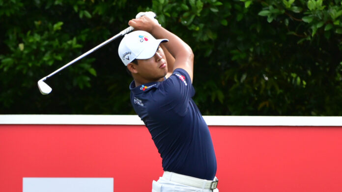 Kuala,Lumpur,,Malaysia,-,October,13:,Si,Woo,Kim,Of Kim Si Woo shot his tee at hole 8th during round three of Cimb Classic 2018