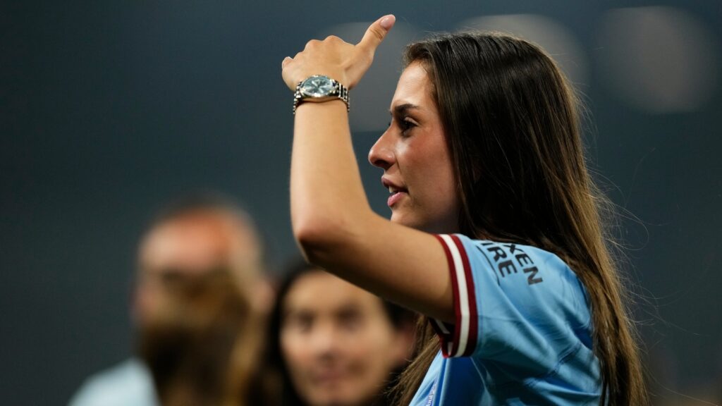 Isabel Haugseng Johansen wearing a Manchester City fan jersey