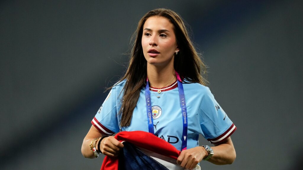 Isabel Haugseng Johansen wearing a Manchester City fan jersey