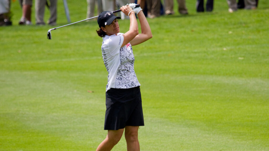 Juli Inkster does practice shot before her shot to green on Day 3