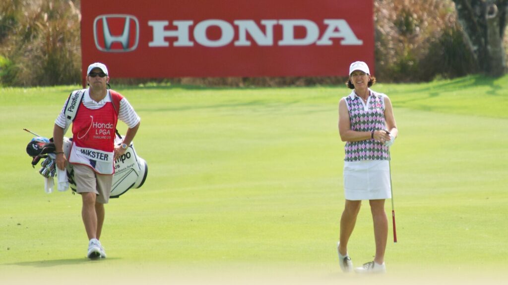 Juli Inkster reacts after shipping a ball towards hole 10 on Day 4 of Honda LPGA Thailand