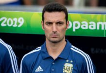Coach Lionel Scaloni.