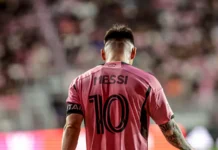 Messi’s halftime conversation with the referee ignites controversy Lionel Messi during a match