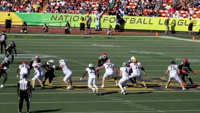 honolulu  january 31 2016 quarterback derek carr sets with