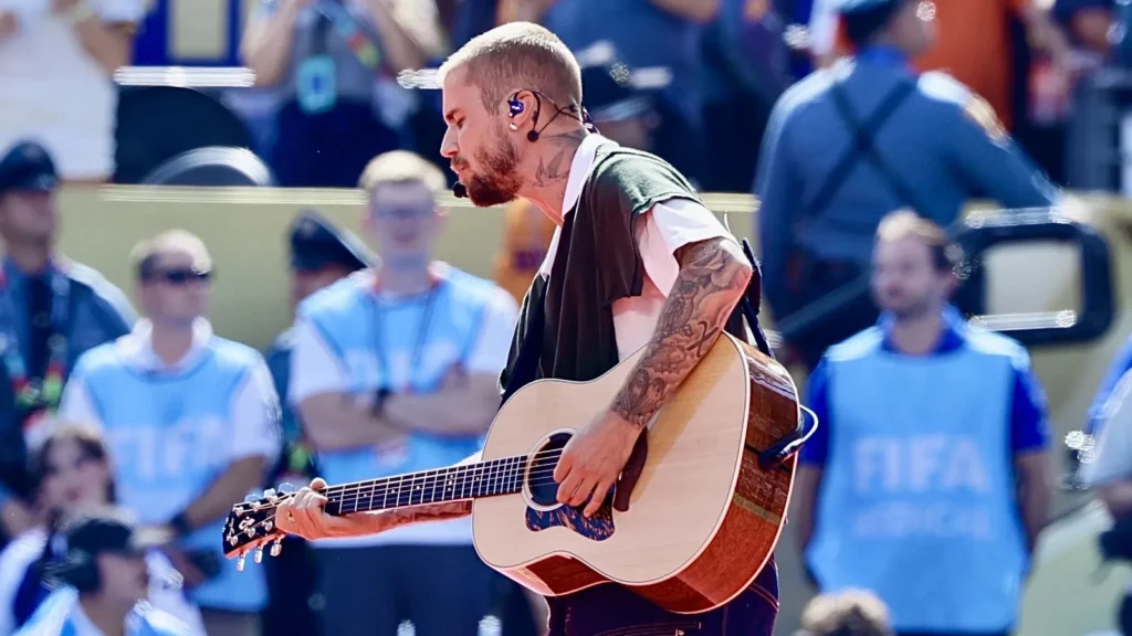 Justin Bieber performing ‘Everything Hallelujah’