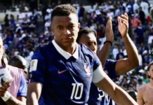 Did Mbappé send Messi and FIFA a message after Morocco drama? Close-up of Team France