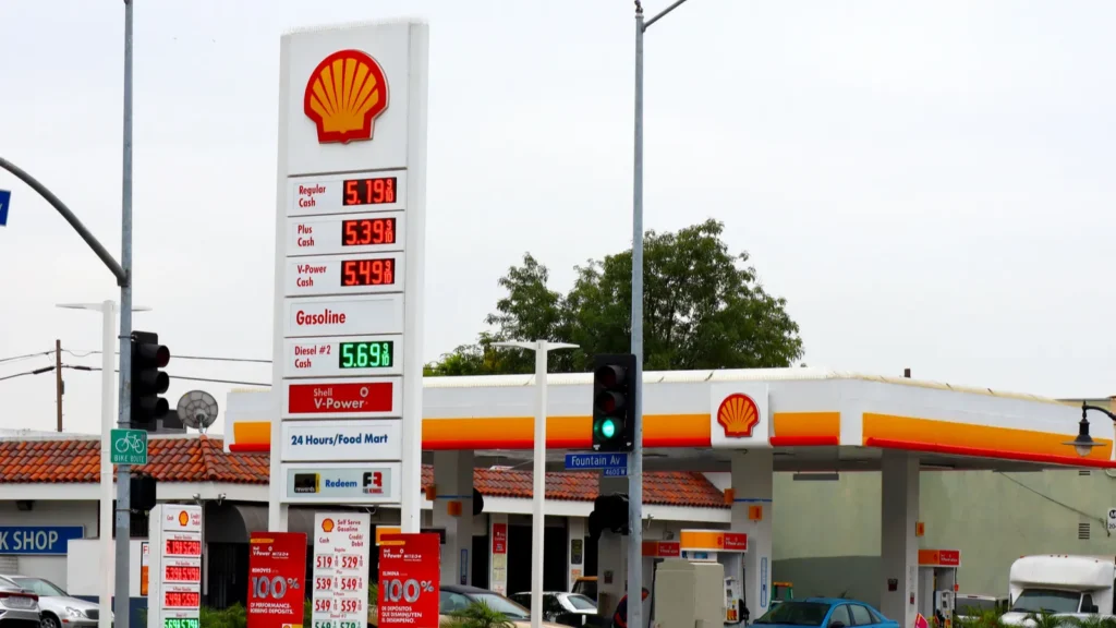 los angeles california june 16 2023 shell gas station