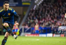 Cristiano Ronaldo making a goal.