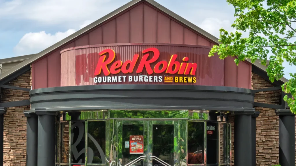 redmond wa usa may 26 2025 red robin restuarant exterior