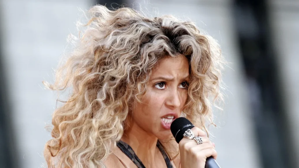 shakira on stage for abc good morning america summer concert