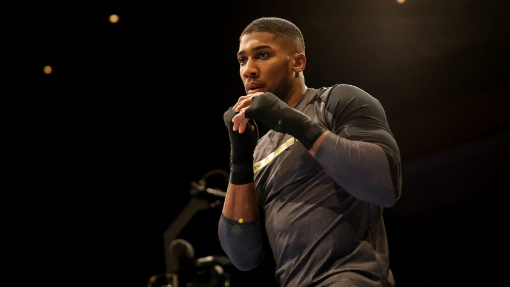 Anthony Joshua shadowboxing