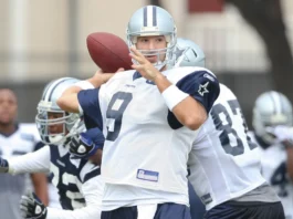 Tony Romo throwing a ball.