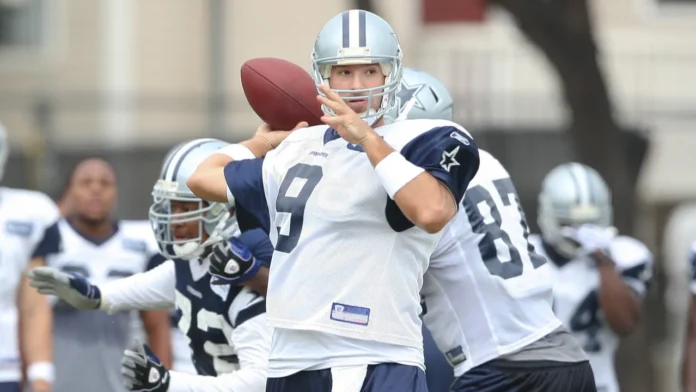 Tony Romo throws a pass during his NFL career.